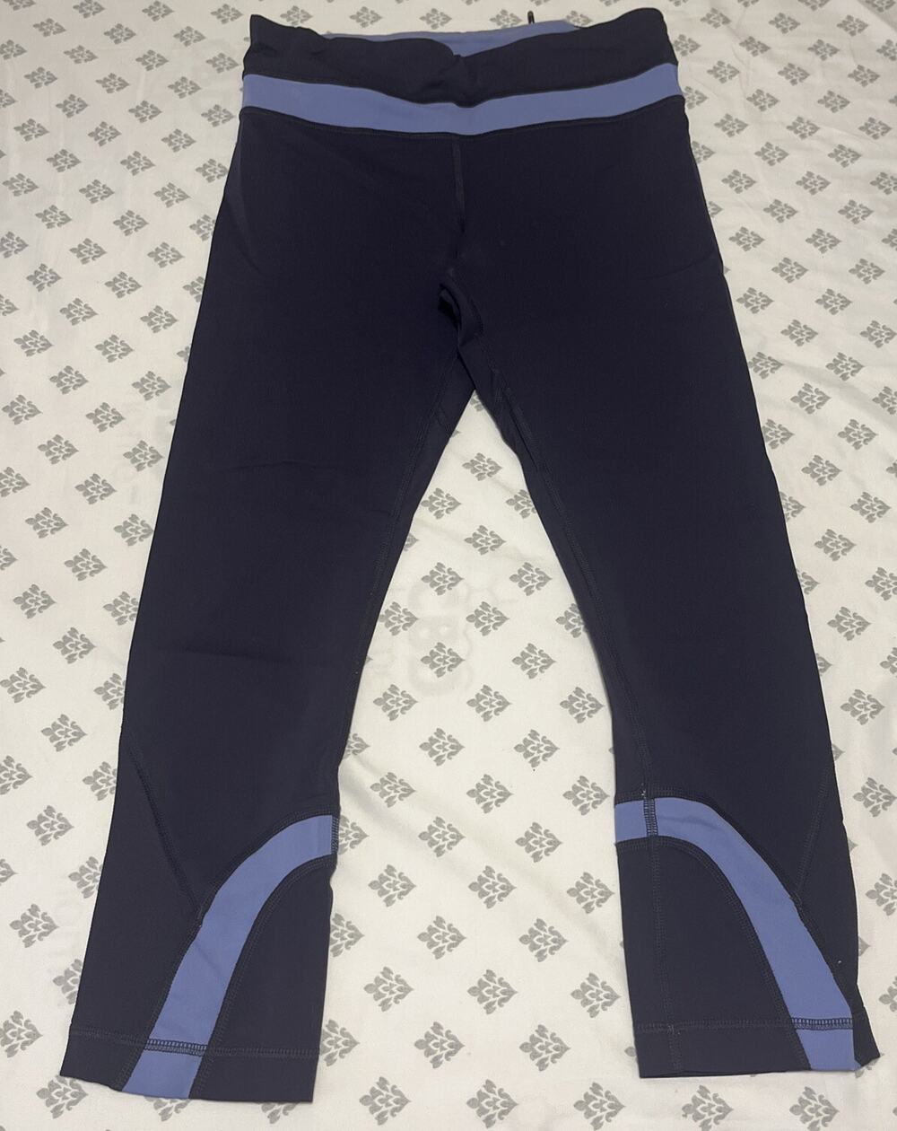 Lululemon Womens Size 4 Cadet Blue/Lullaby Inspire Crop II